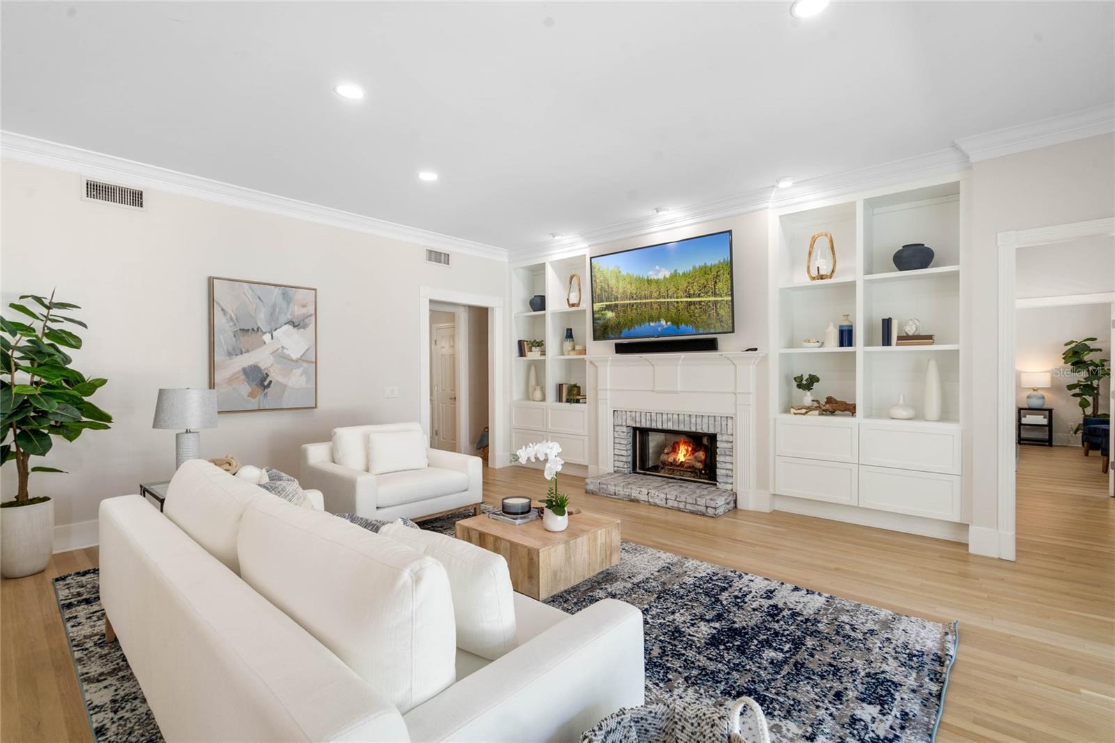 FONTAINEBLEAU - Residential