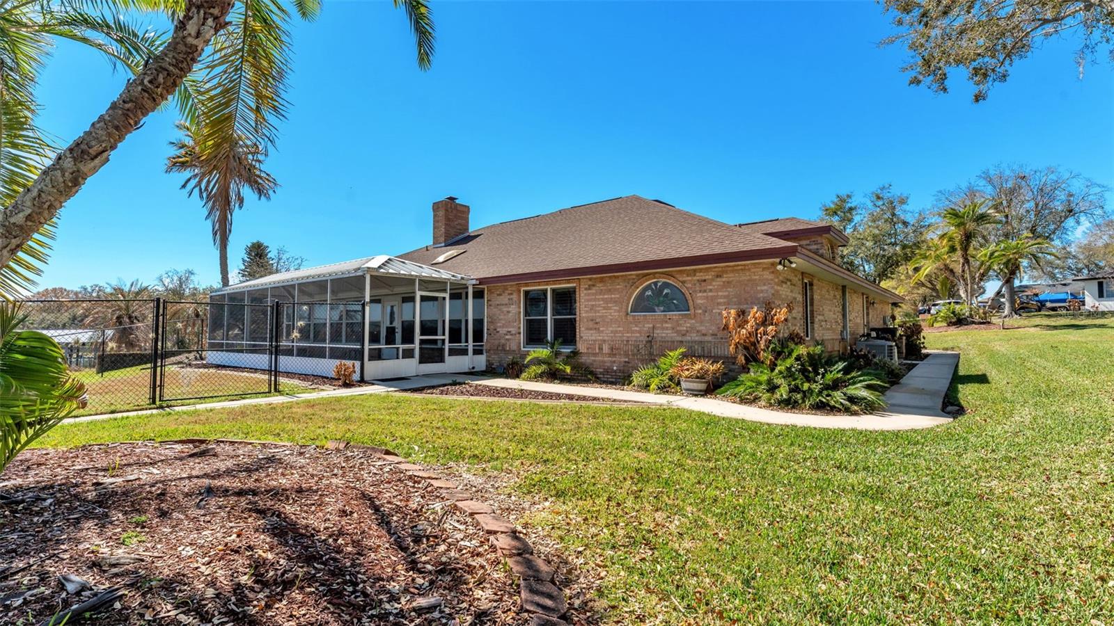 JULIANA WEST - Residential