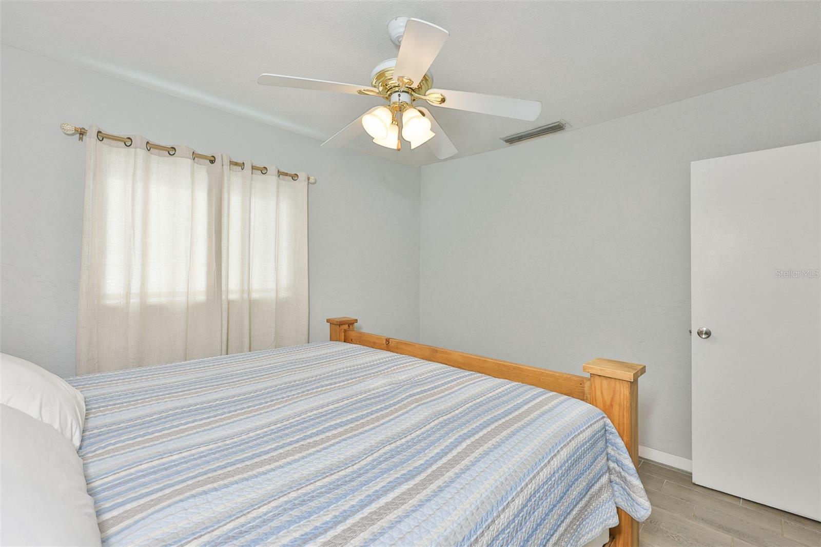 GOLDEN CREST - Residential