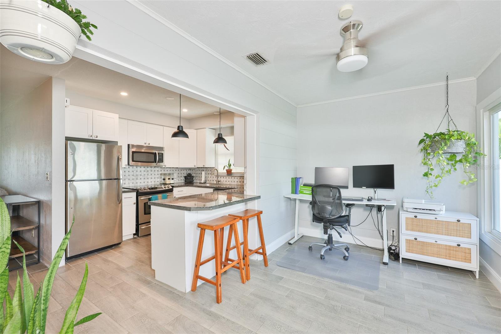 GOLDEN CREST - Residential