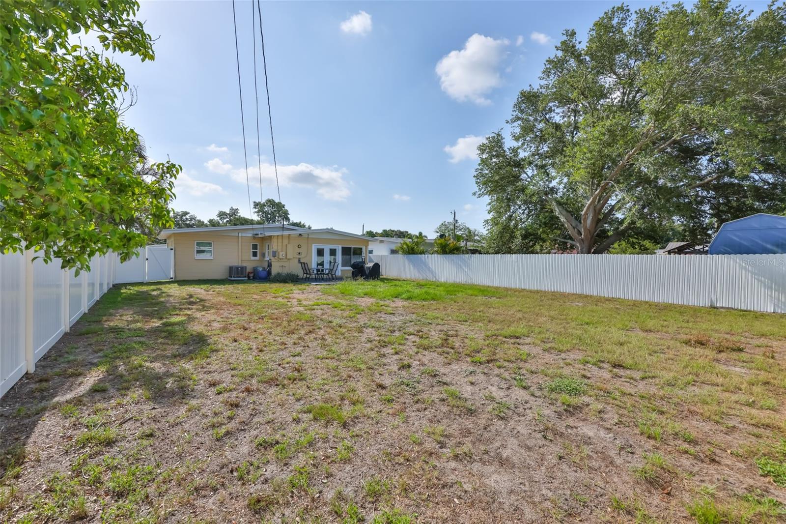 GOLDEN CREST - Residential
