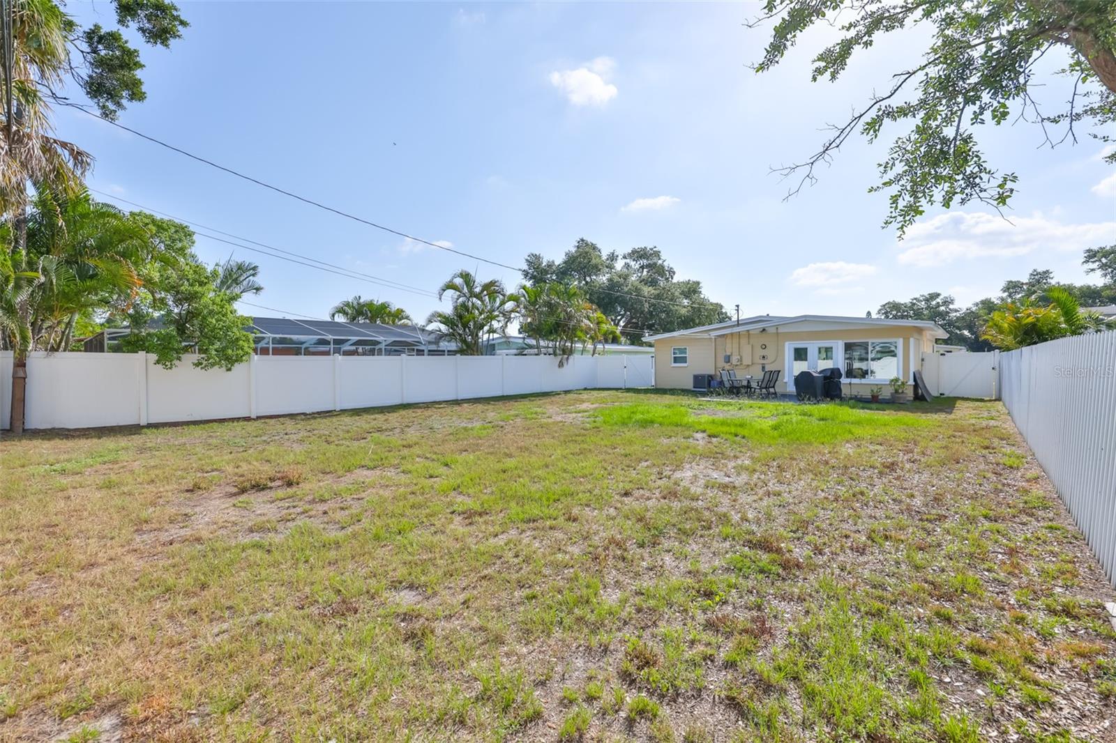 GOLDEN CREST - Residential