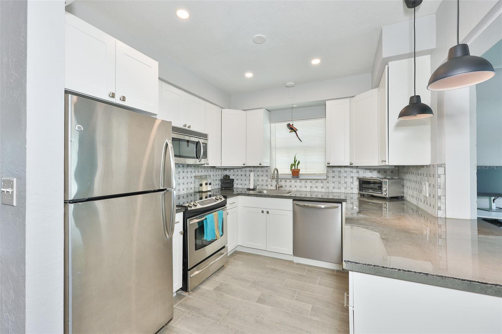 GOLDEN CREST - Residential