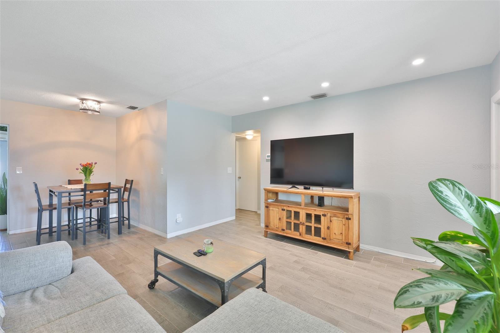 GOLDEN CREST - Residential