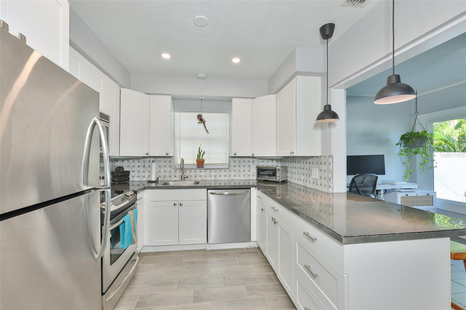 GOLDEN CREST - Residential