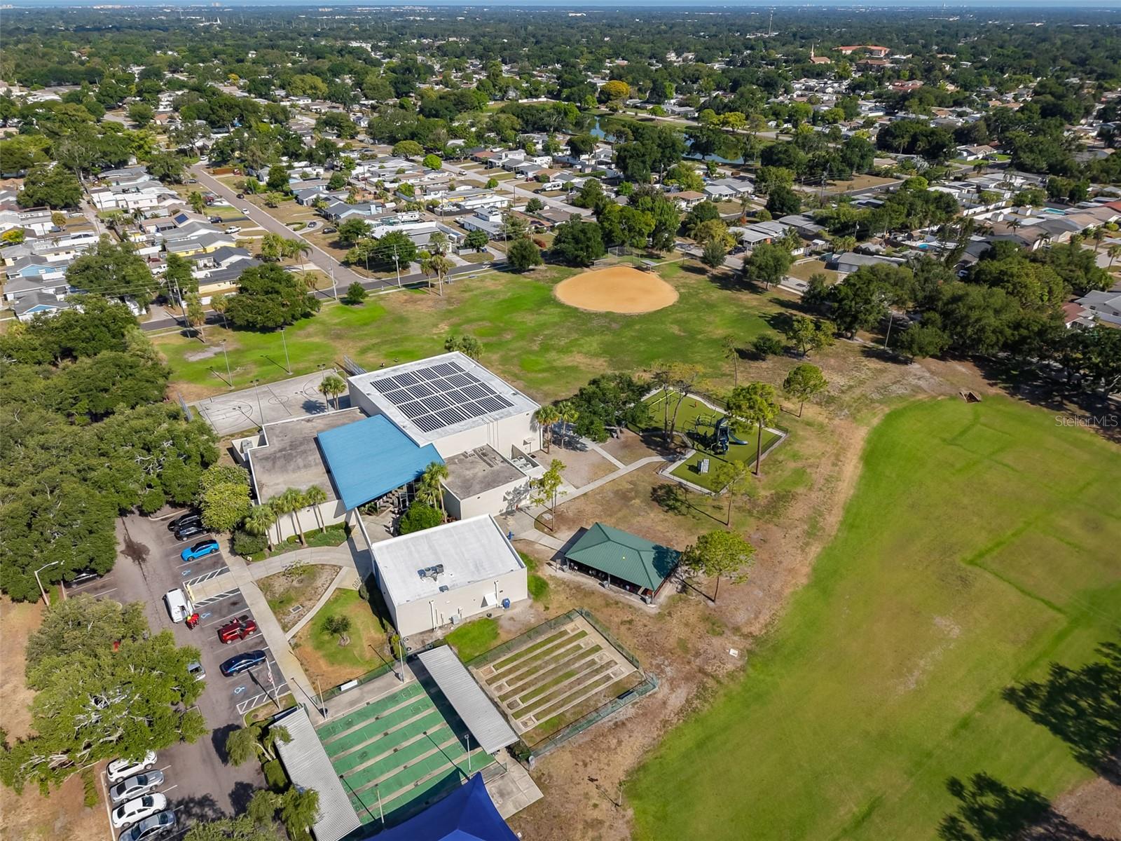 GOLDEN CREST - Residential