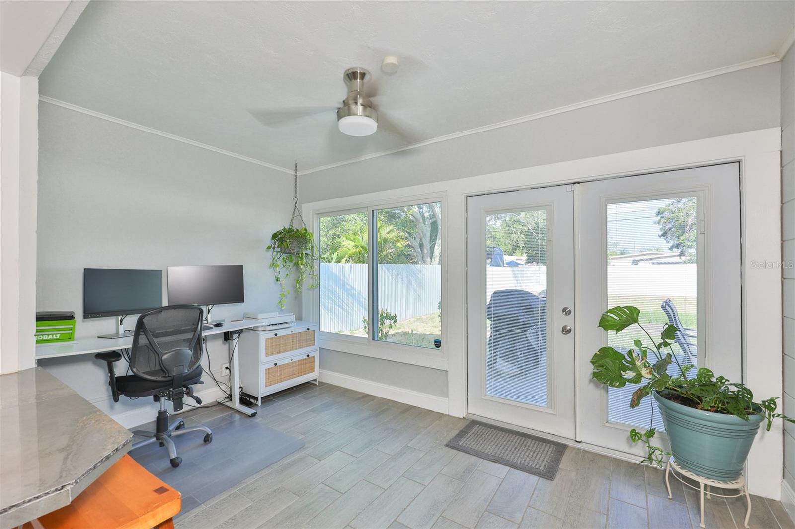 GOLDEN CREST - Residential