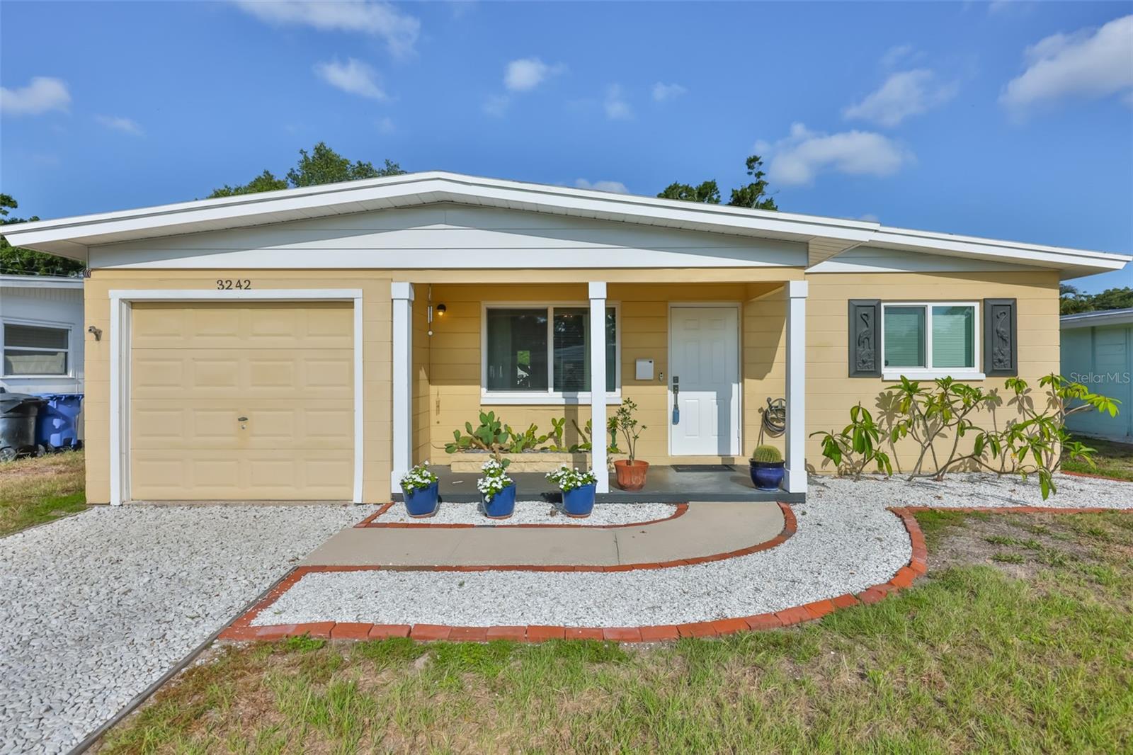 GOLDEN CREST - Residential