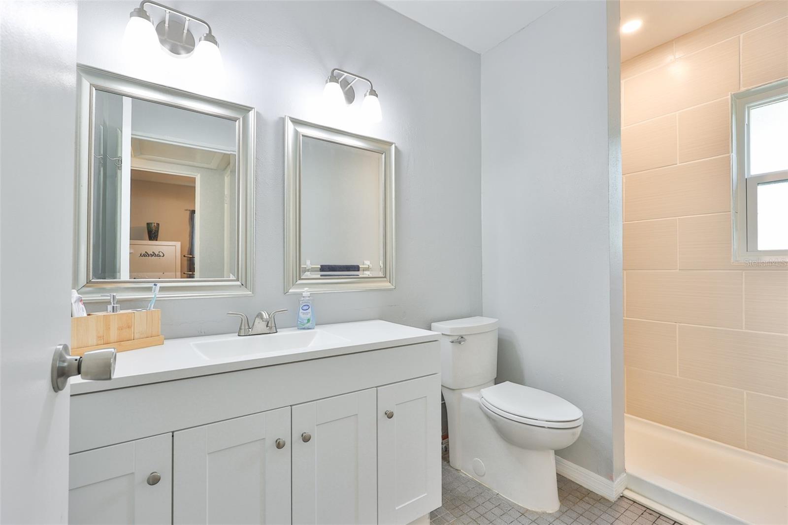 GOLDEN CREST - Residential