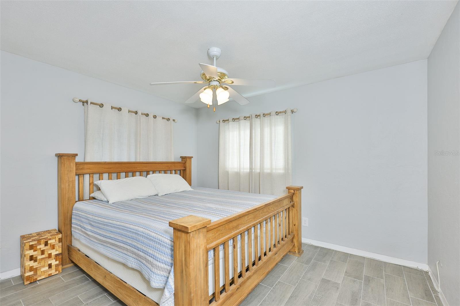 GOLDEN CREST - Residential