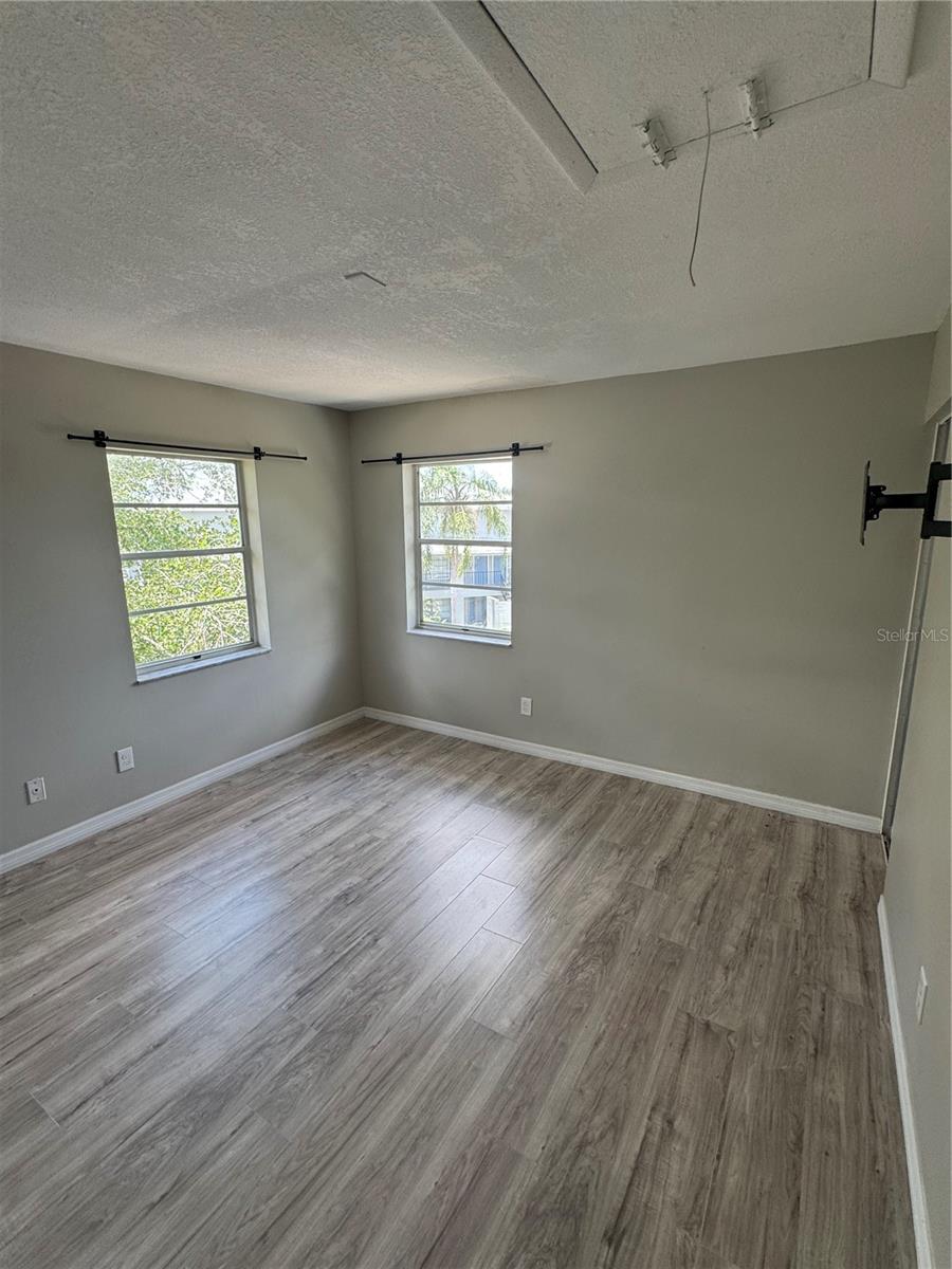 WATERSIDE CONDOMINIUM - Residential Lease