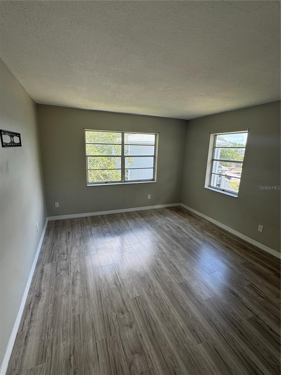 WATERSIDE CONDOMINIUM - Residential Lease