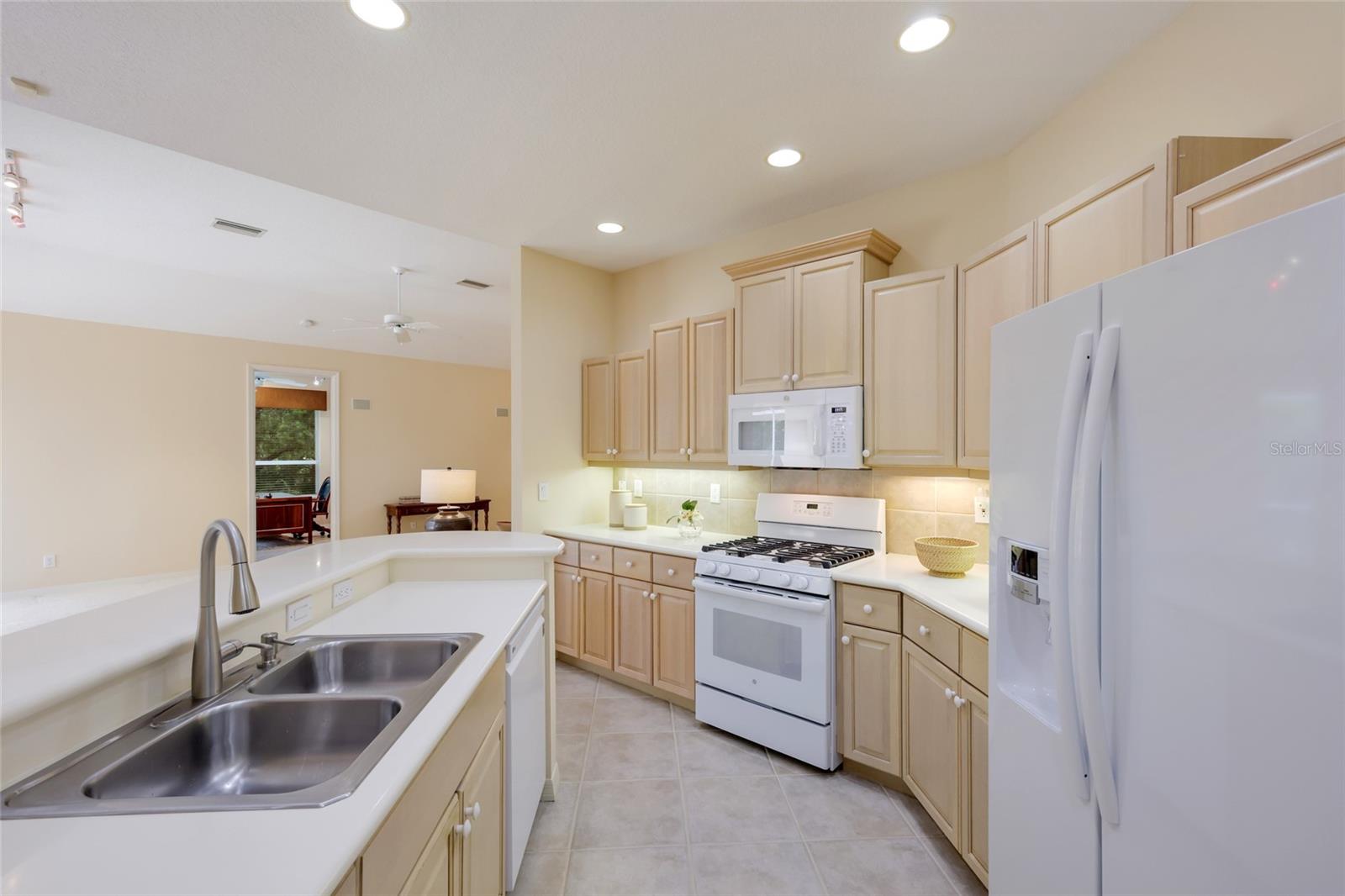EDGEWATER VILLAGE SUBPHASE B - Residential
