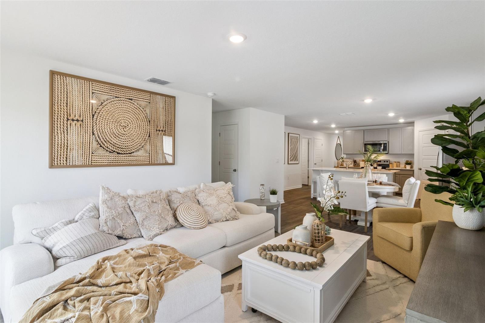 LEOMAS LANDING - Residential