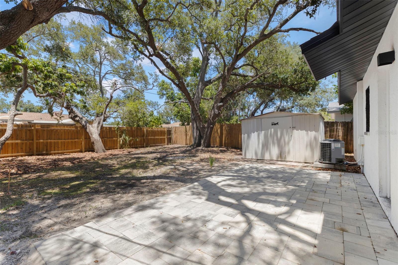 BRIDWELLS SHADOW LAWN PARK - Residential