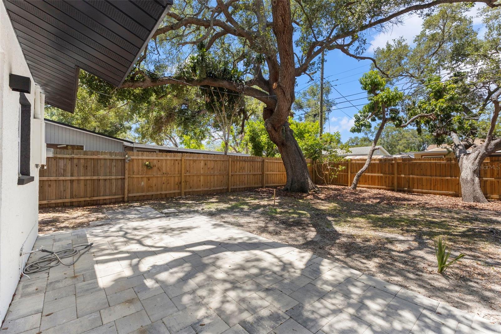 BRIDWELLS SHADOW LAWN PARK - Residential