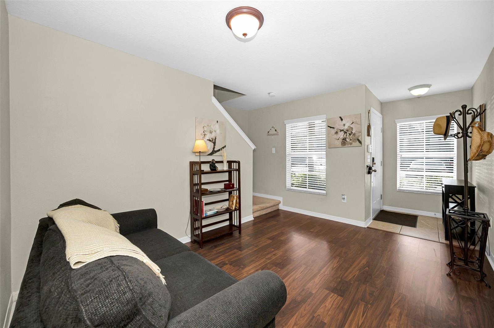 THOUSAND OAKS EAST PH V - Residential