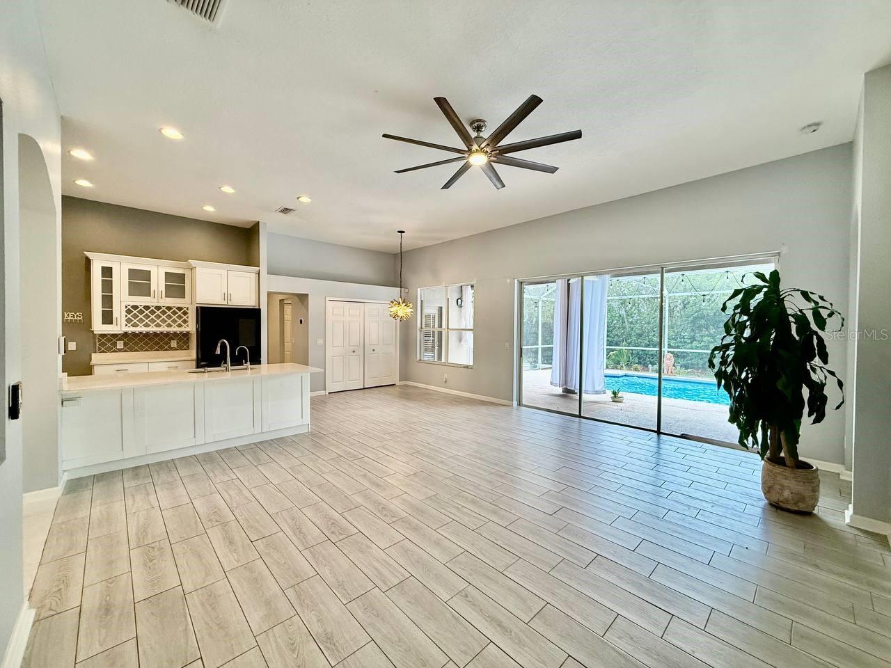 BLOOMINGDALE SEC CC PH - Residential Lease