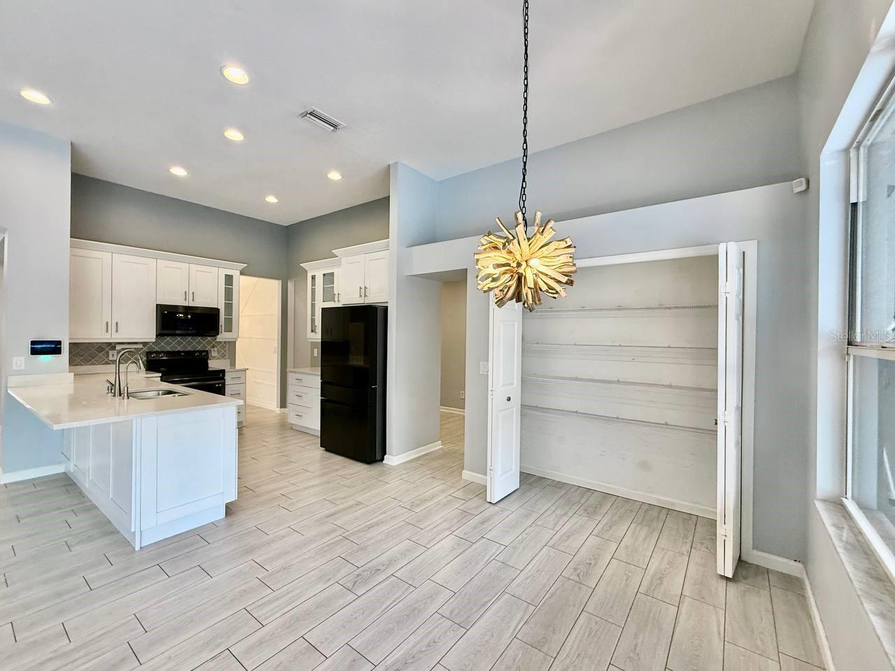 BLOOMINGDALE SEC CC PH - Residential Lease