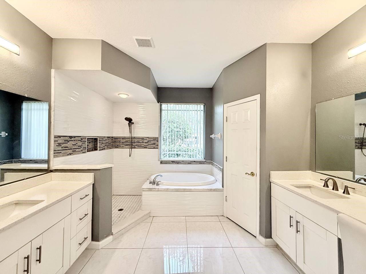 BLOOMINGDALE SEC CC PH - Residential Lease