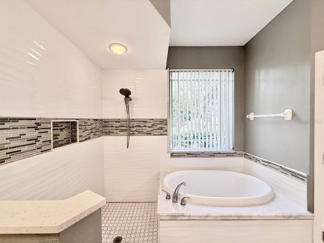 BLOOMINGDALE SEC CC PH - Residential Lease