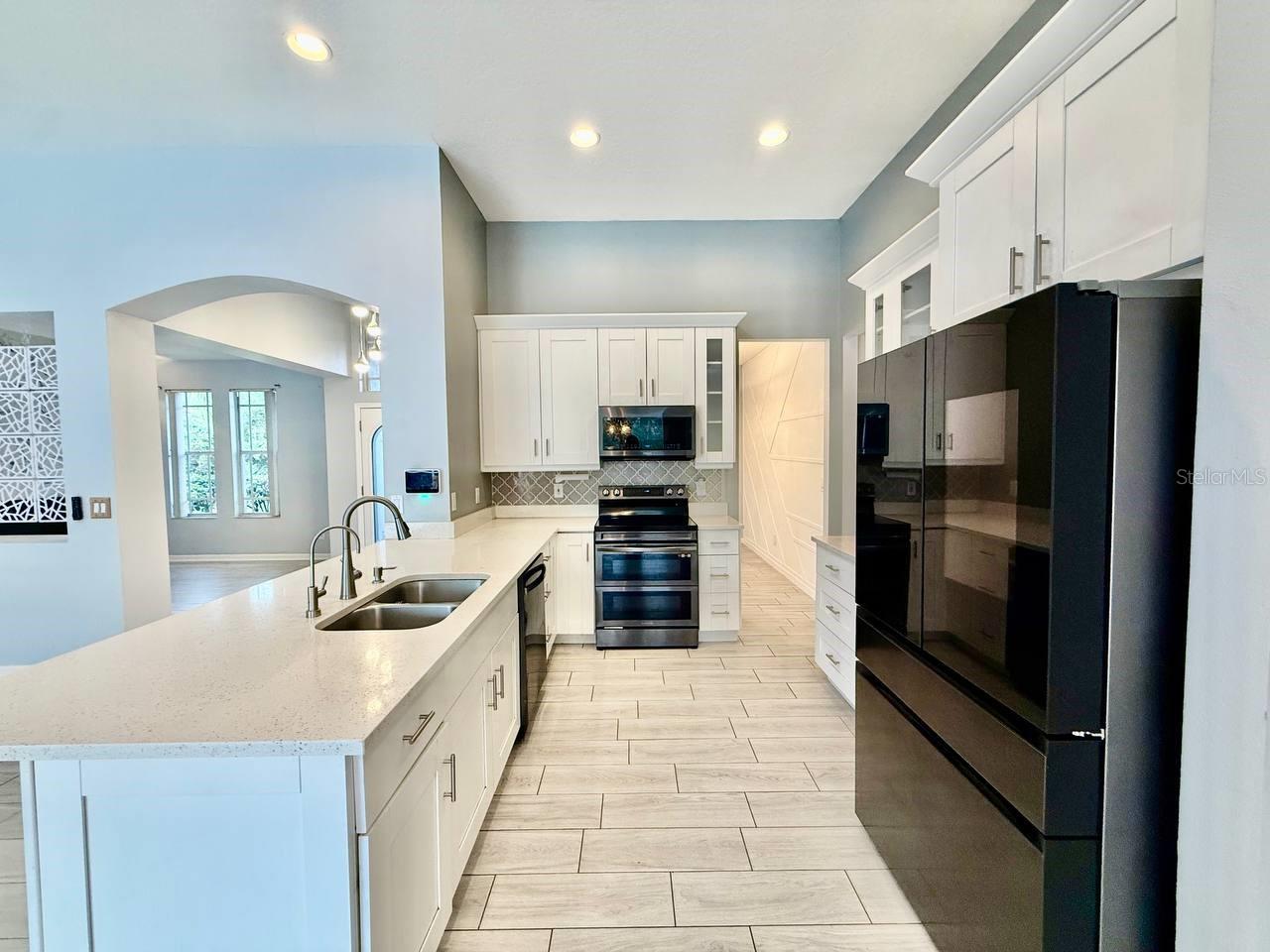 BLOOMINGDALE SEC CC PH - Residential Lease
