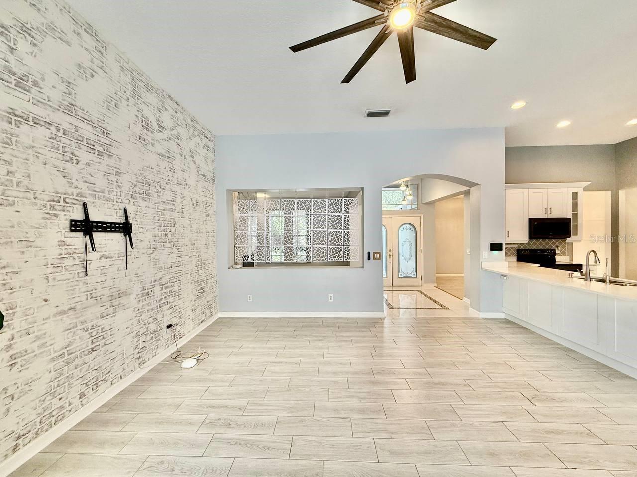 BLOOMINGDALE SEC CC PH - Residential Lease