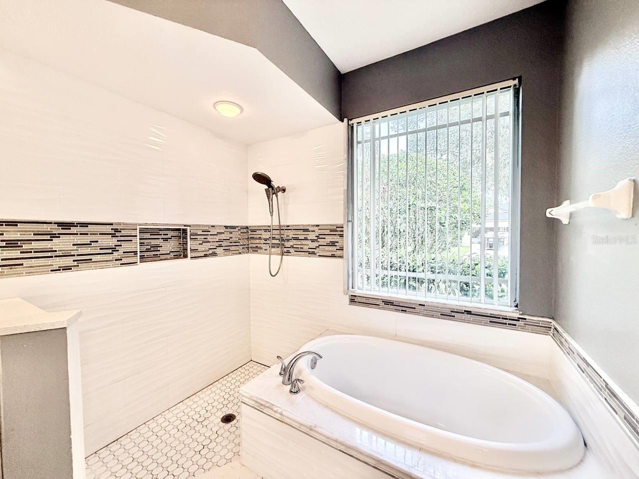 BLOOMINGDALE SEC CC PH - Residential Lease