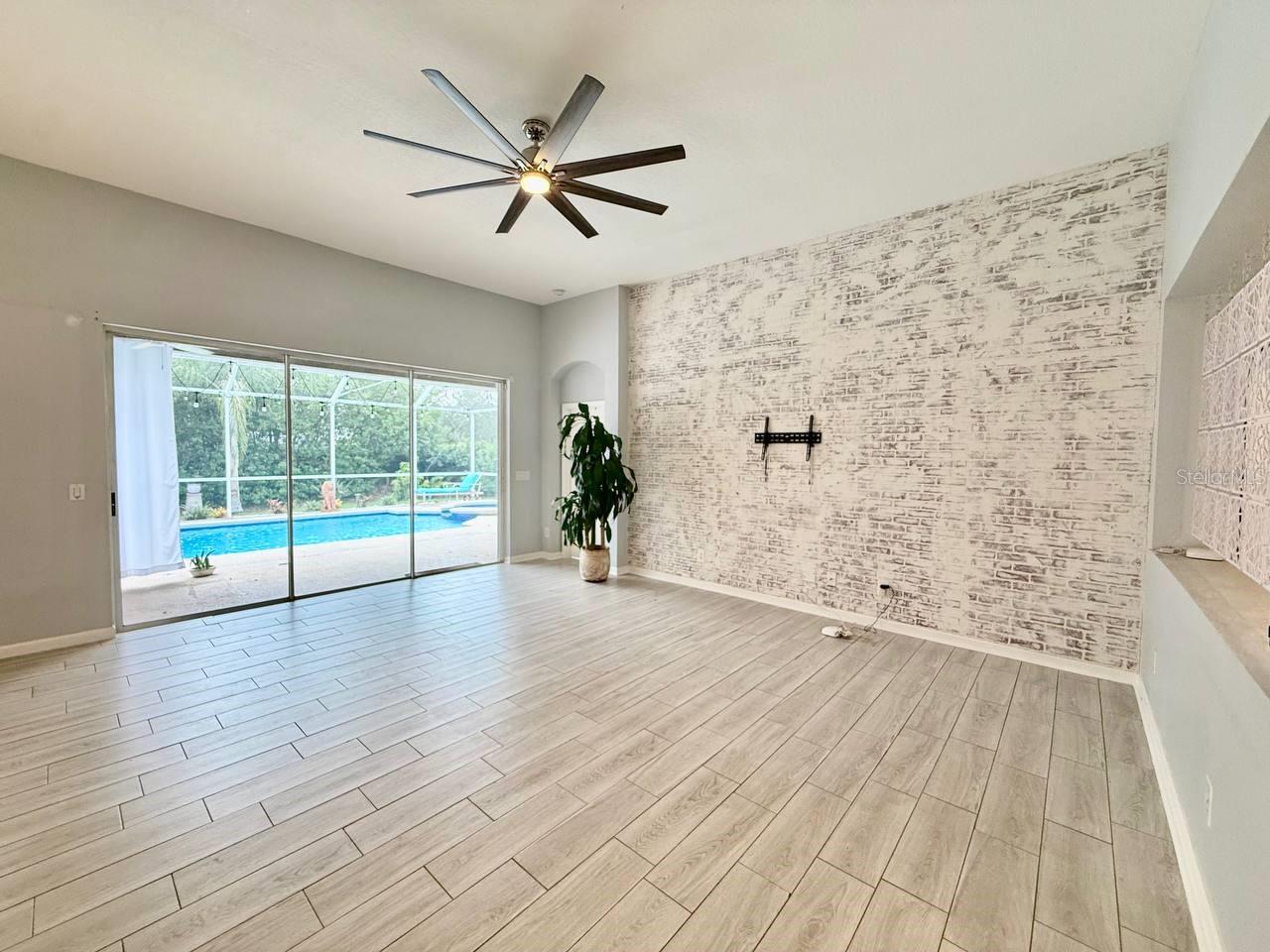BLOOMINGDALE SEC CC PH - Residential Lease
