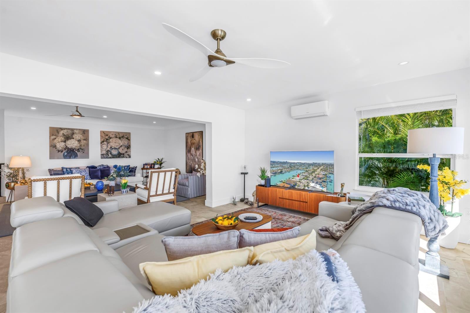 CAPRI ISLE - Residential
