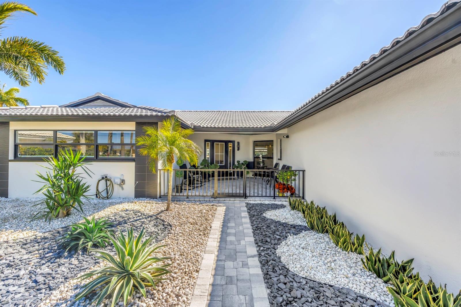 CAPRI ISLE - Residential