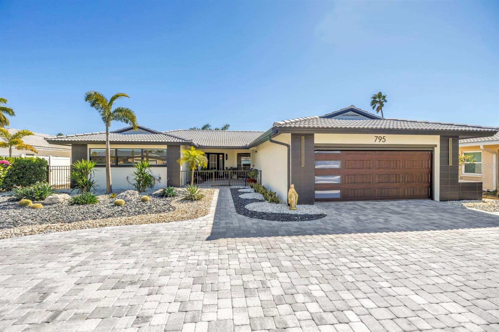 CAPRI ISLE - Residential