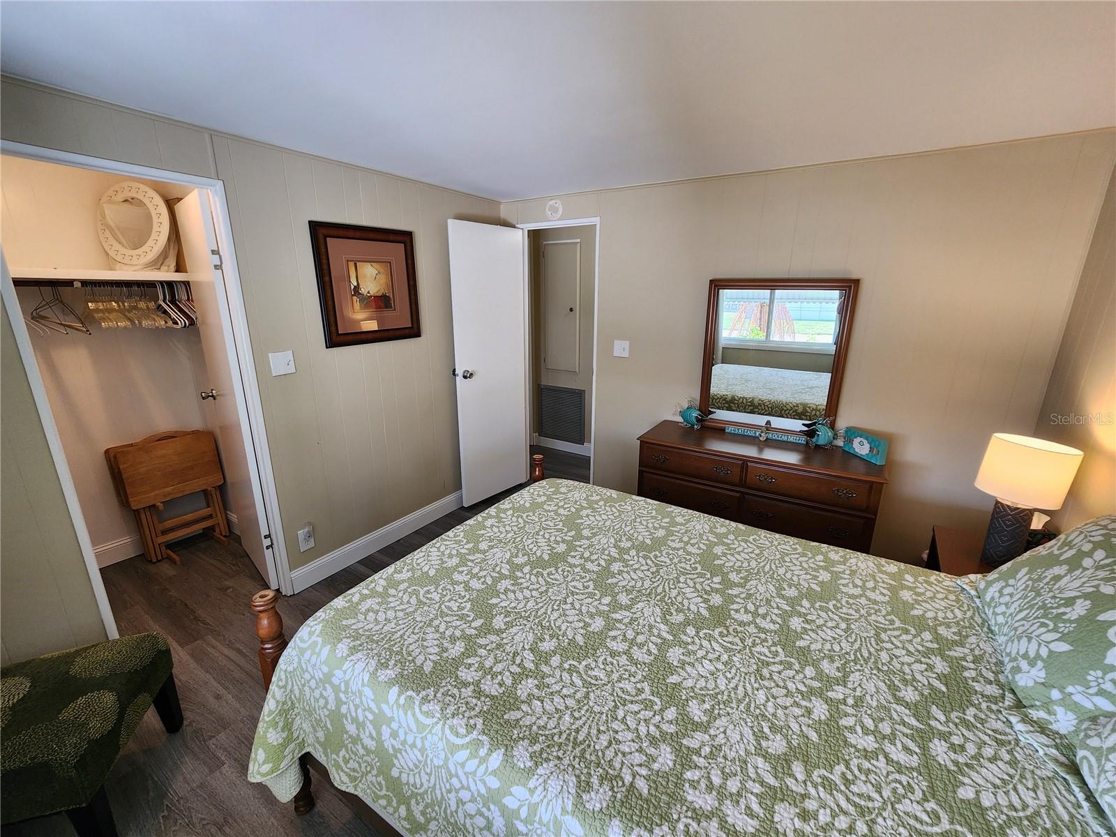 PALM LAKE ESTATES - Residential