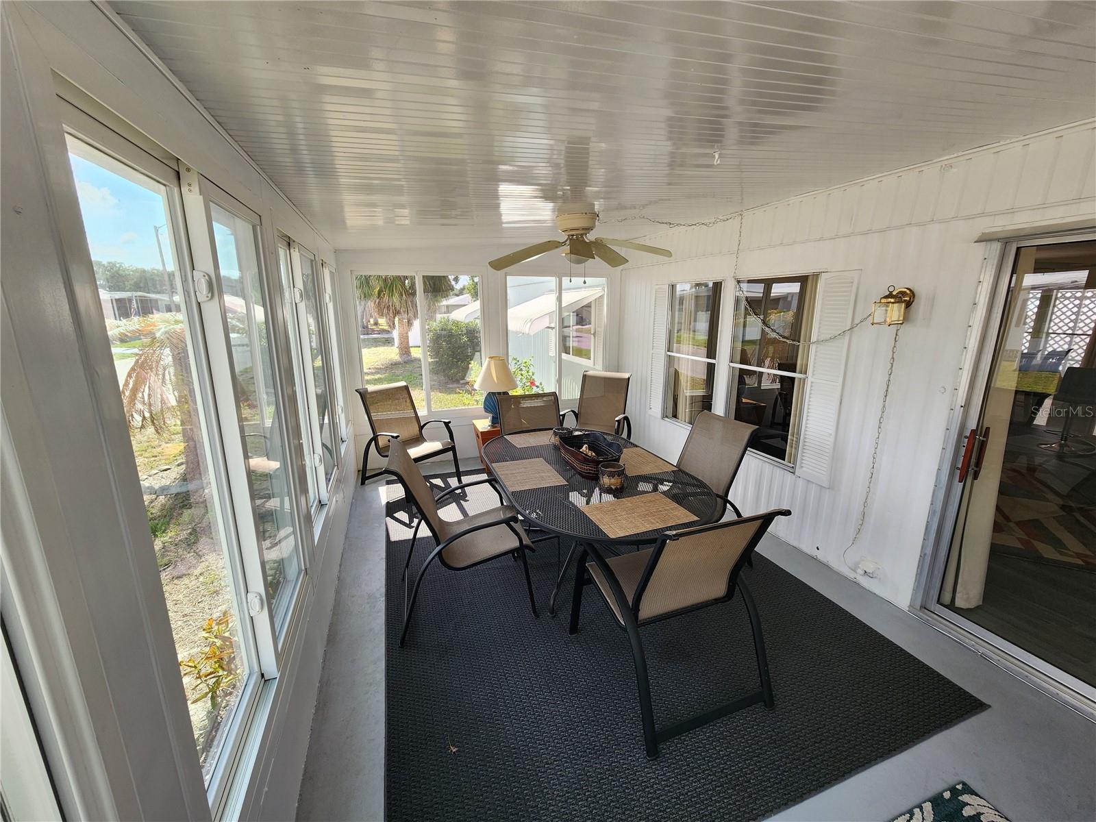 PALM LAKE ESTATES - Residential