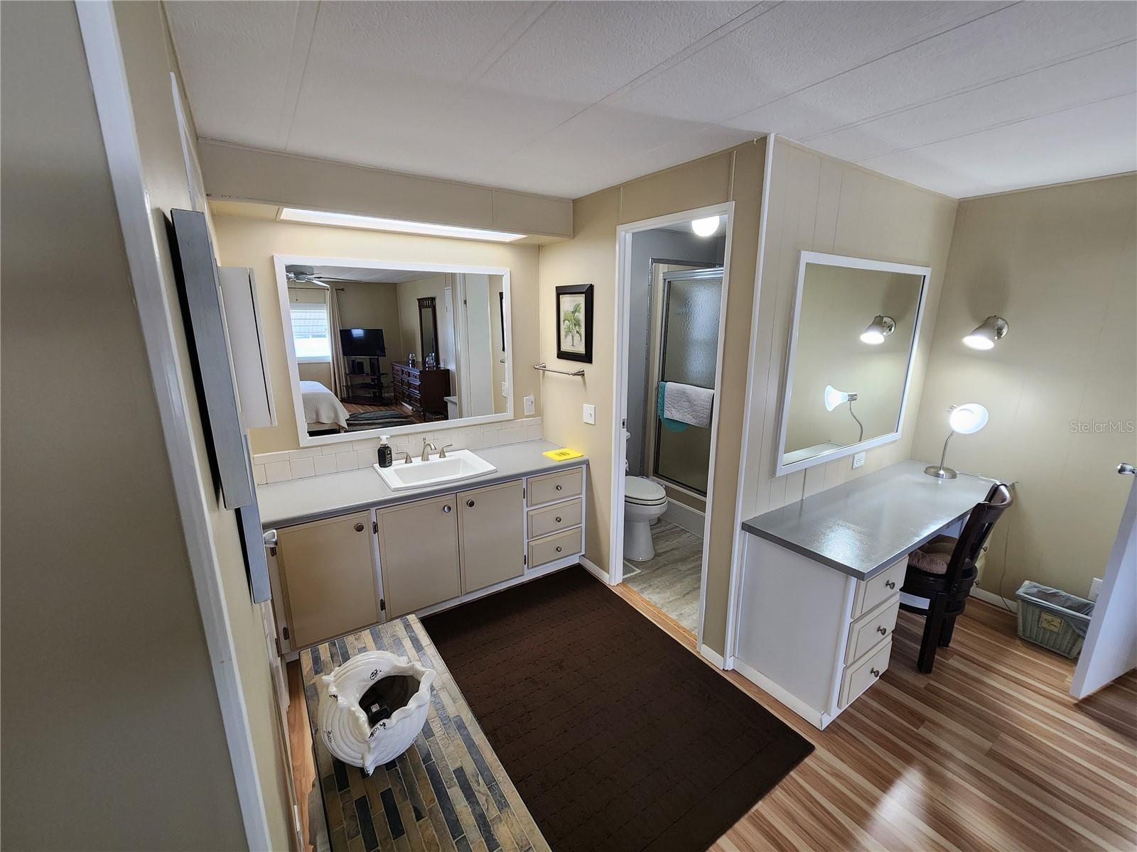 PALM LAKE ESTATES - Residential
