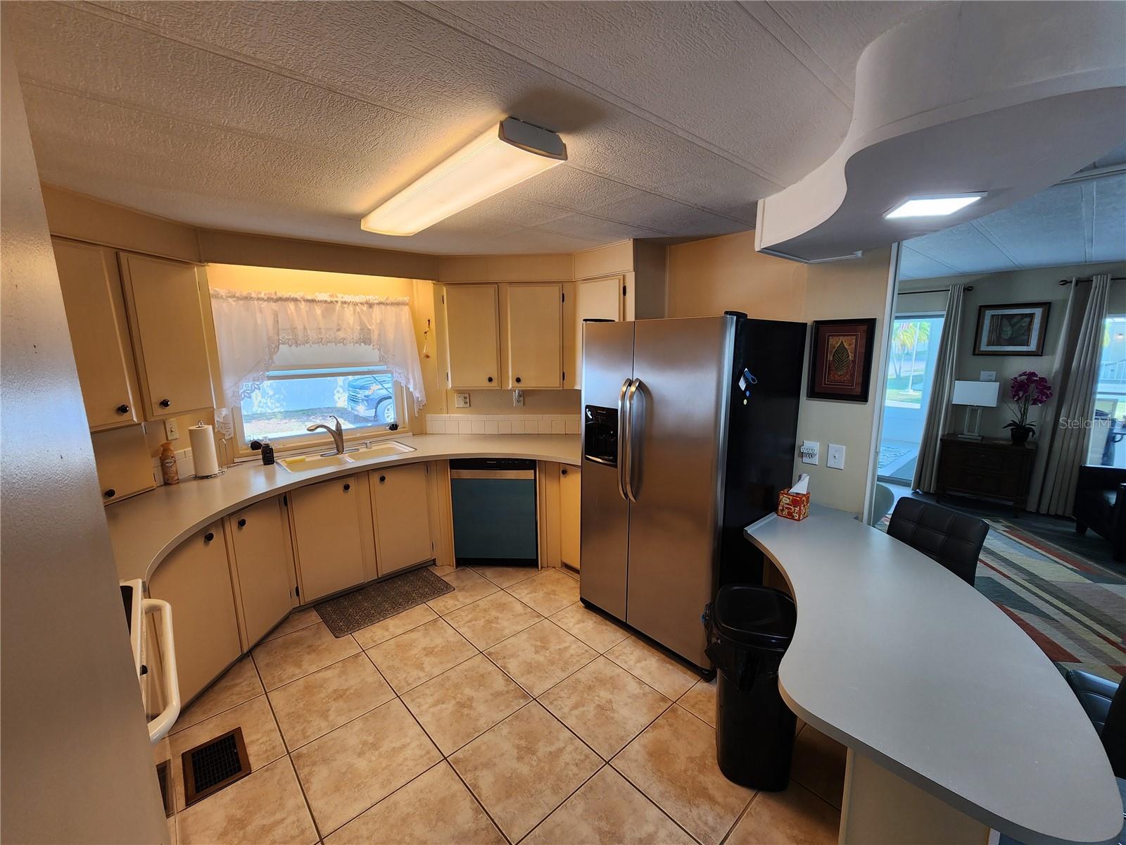 PALM LAKE ESTATES - Residential