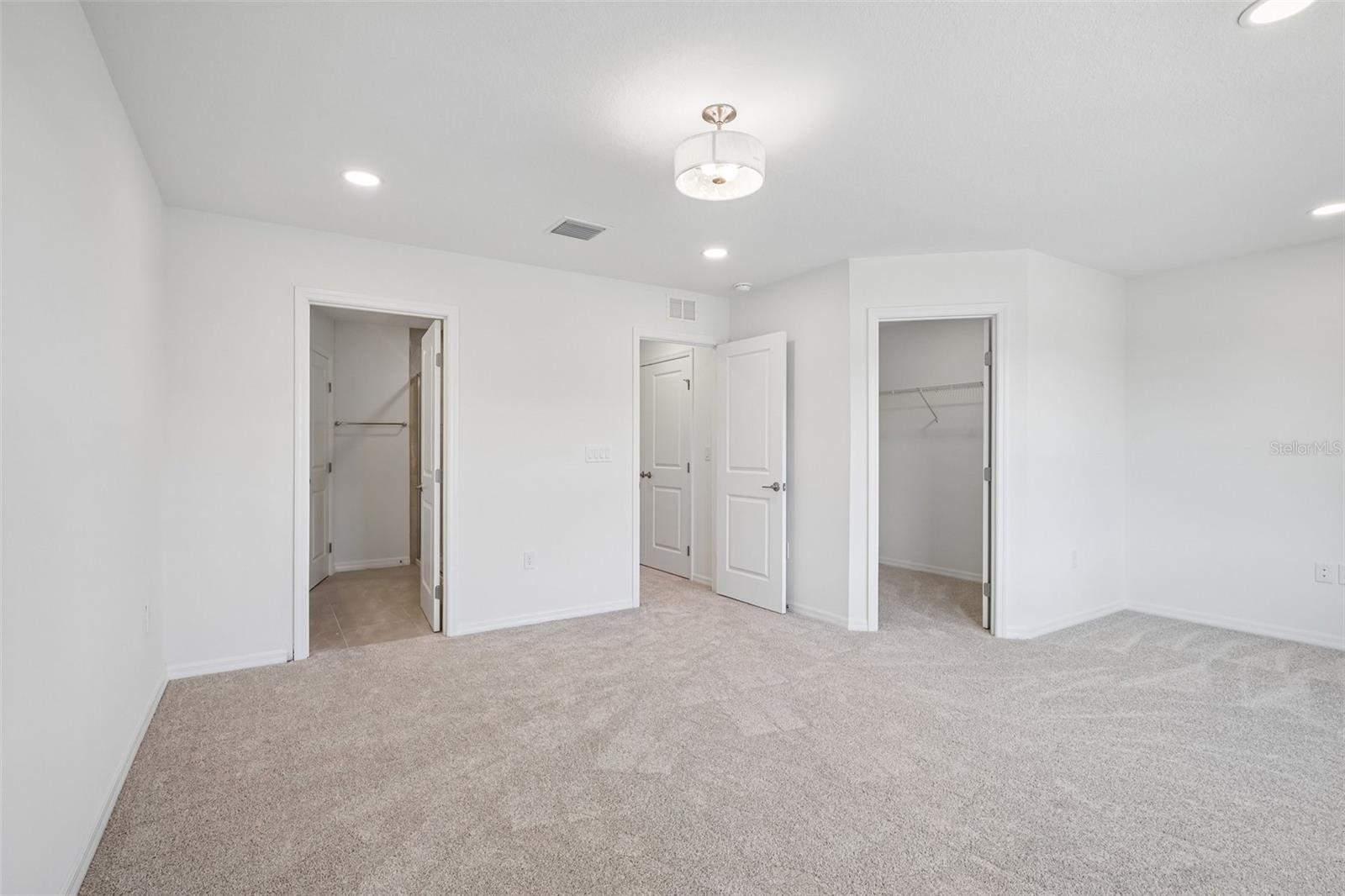 TWIN OAKS - Residential