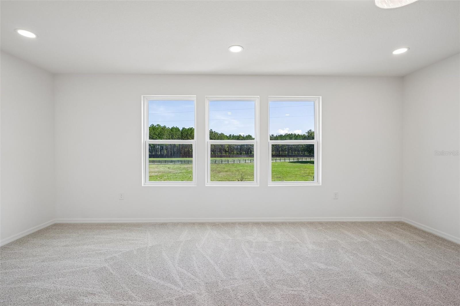TWIN OAKS - Residential