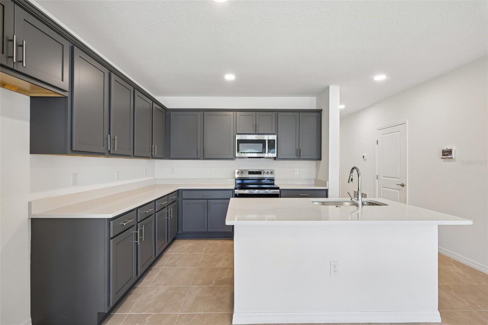 TWIN OAKS - Residential