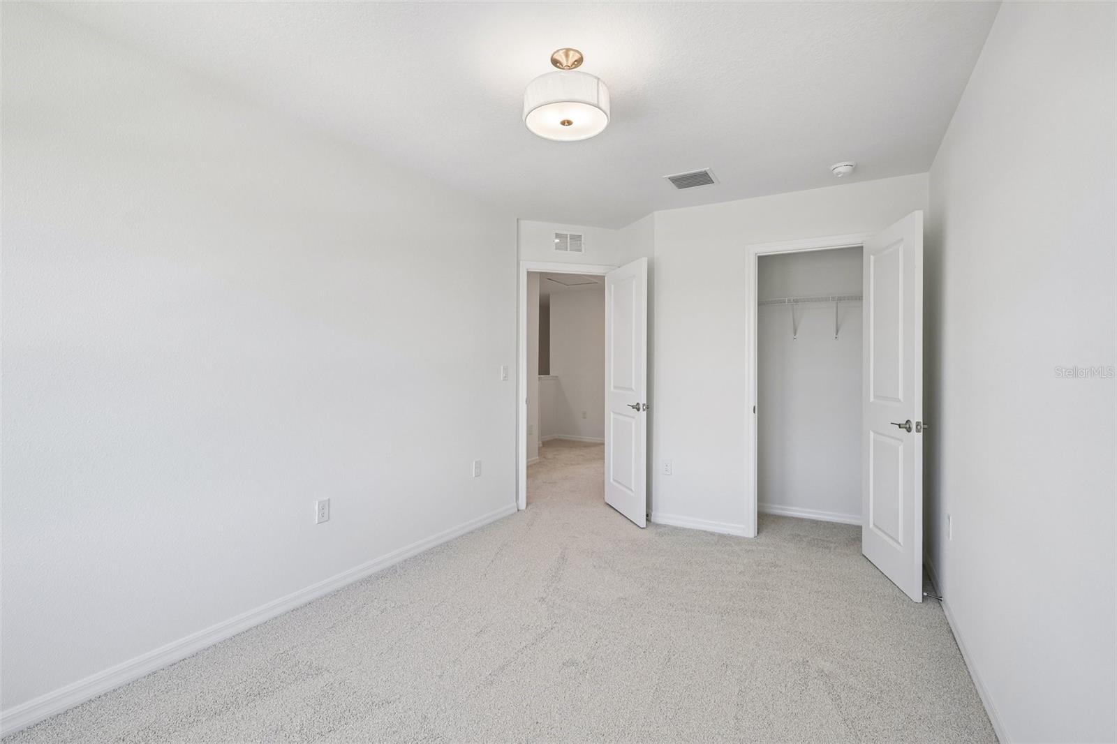 TWIN OAKS - Residential