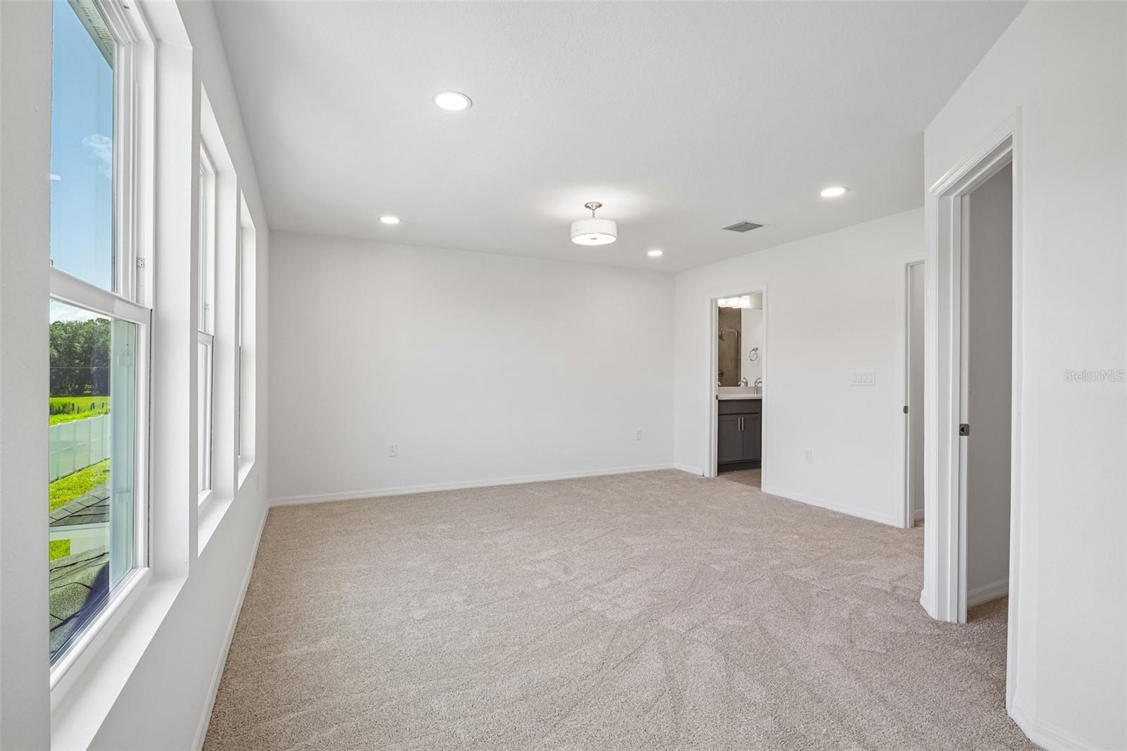 TWIN OAKS - Residential