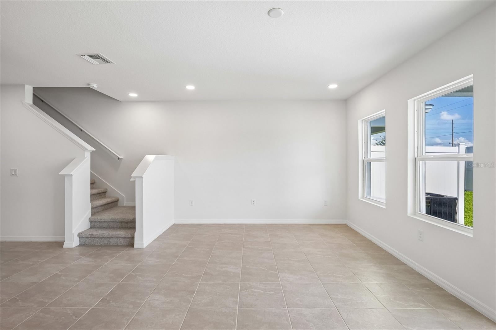 TWIN OAKS - Residential