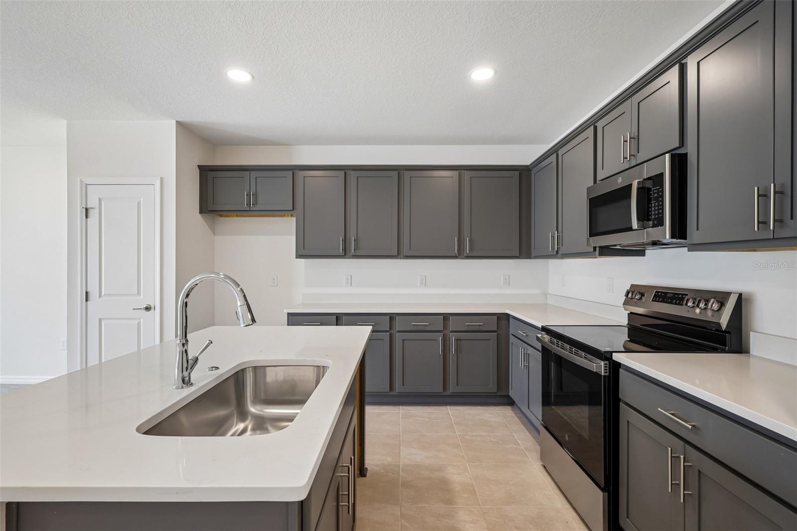 TWIN OAKS - Residential