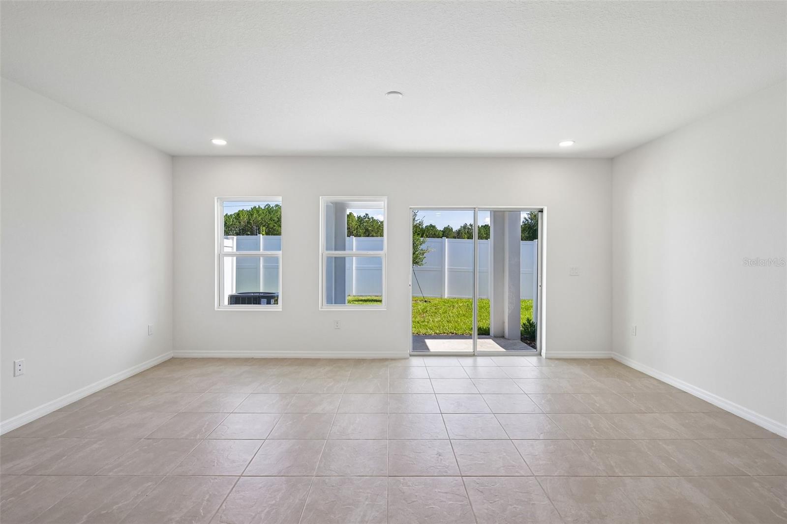 TWIN OAKS - Residential