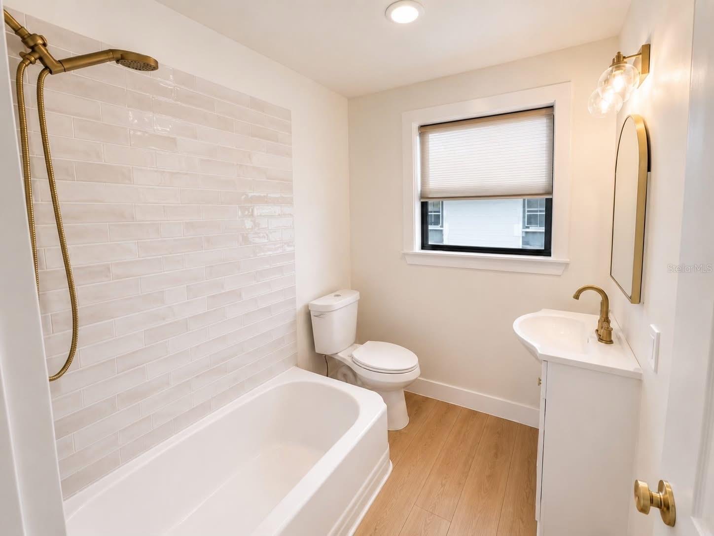DON CE-SAR PLACE - Residential Lease