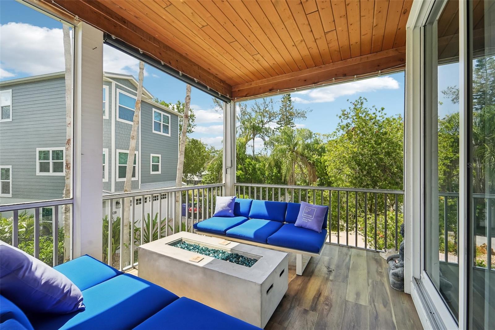 LAGUNA YACHT VILLAGE - Residential