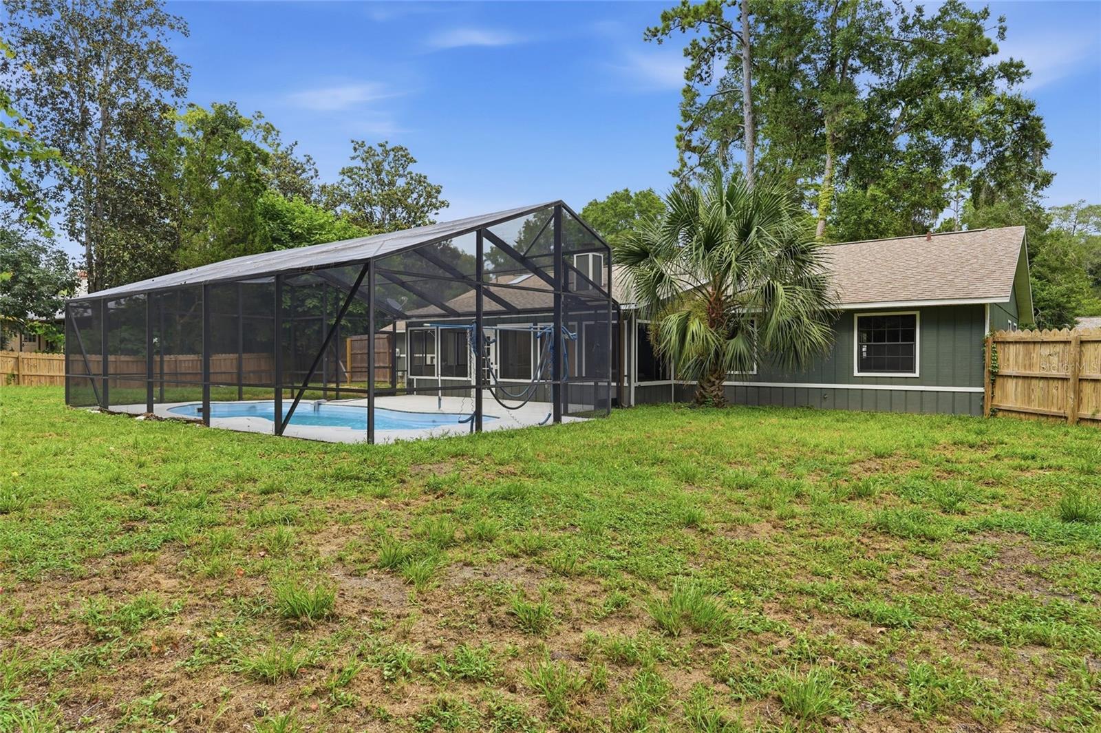 EMERALD WOODS - Residential