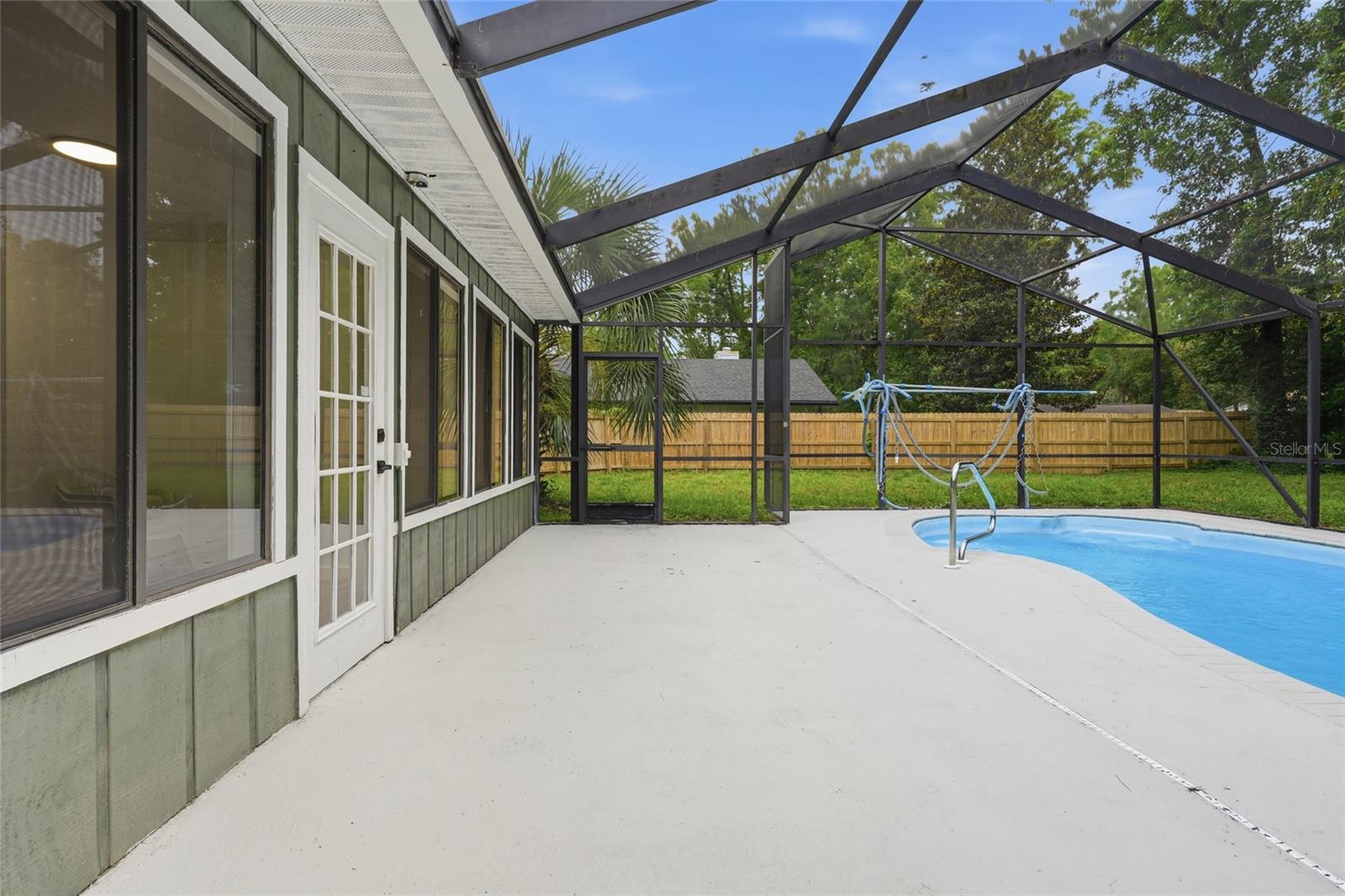 EMERALD WOODS - Residential