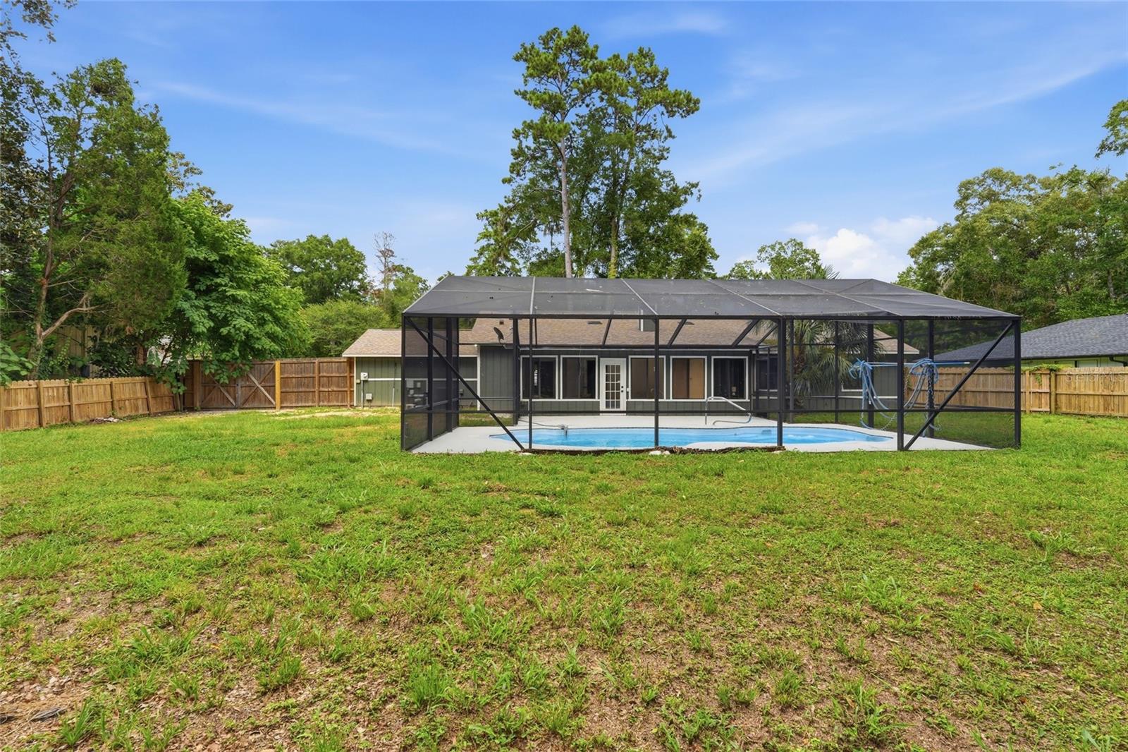 EMERALD WOODS - Residential