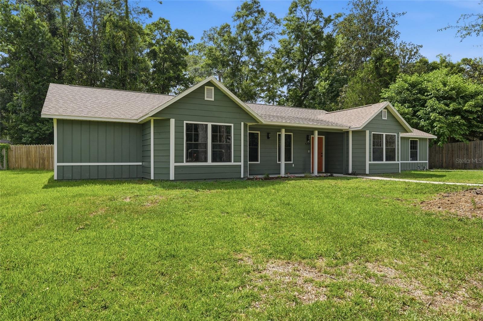 EMERALD WOODS - Residential